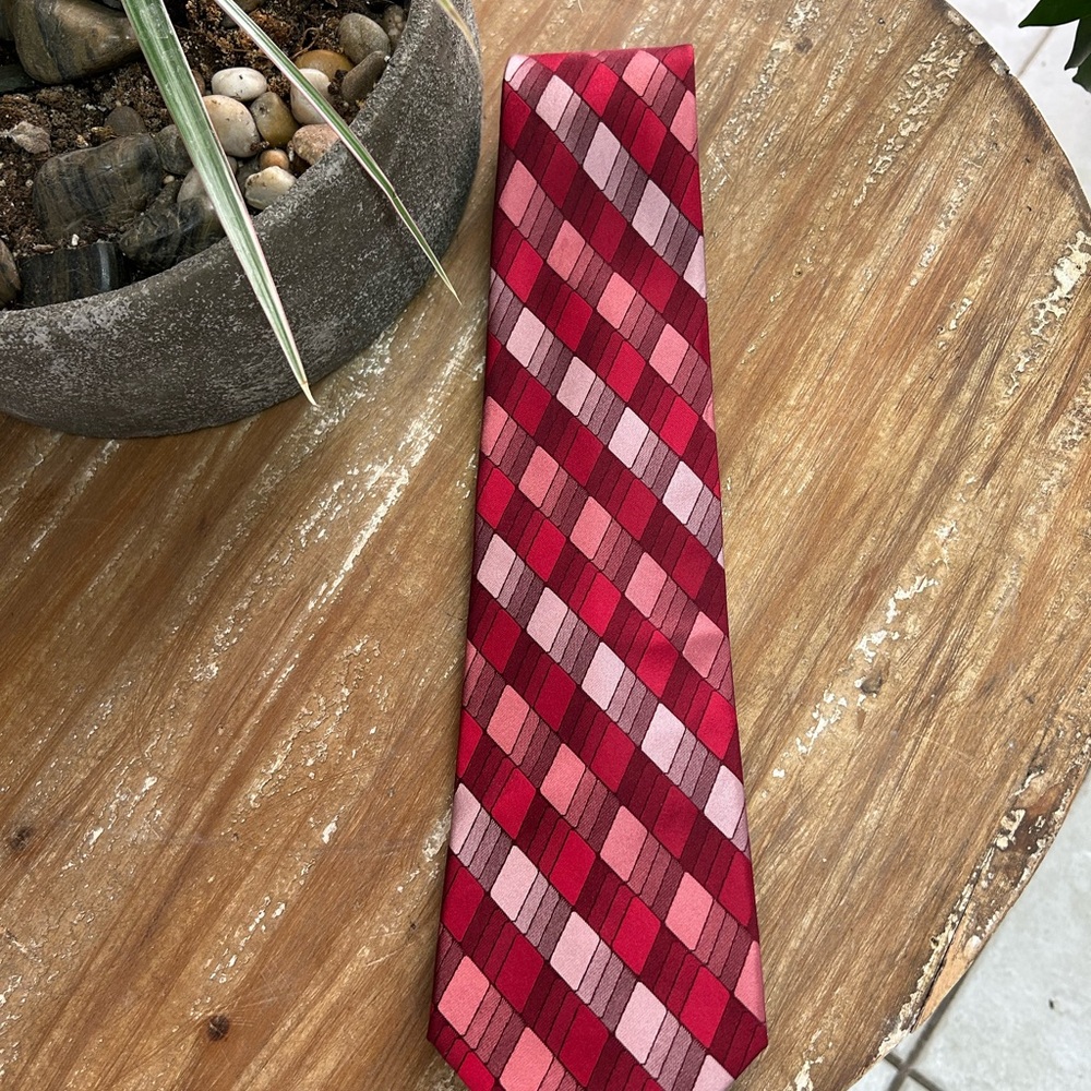 Via Europa red silk tie.